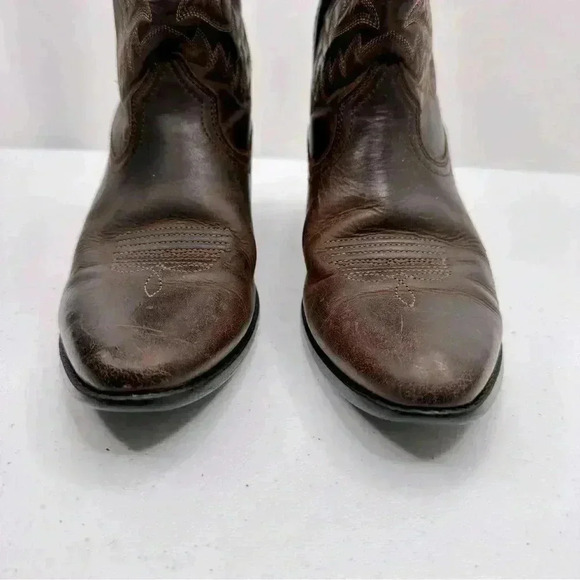 Ariat Unisex-Child Heritage Western Boot in Distressed Brown Leather US Size 5.5 - Picture 7 of 15